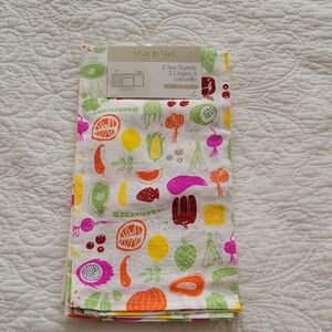 Vive la Vie! Tea/Dish Towels- 2 Pack- New!